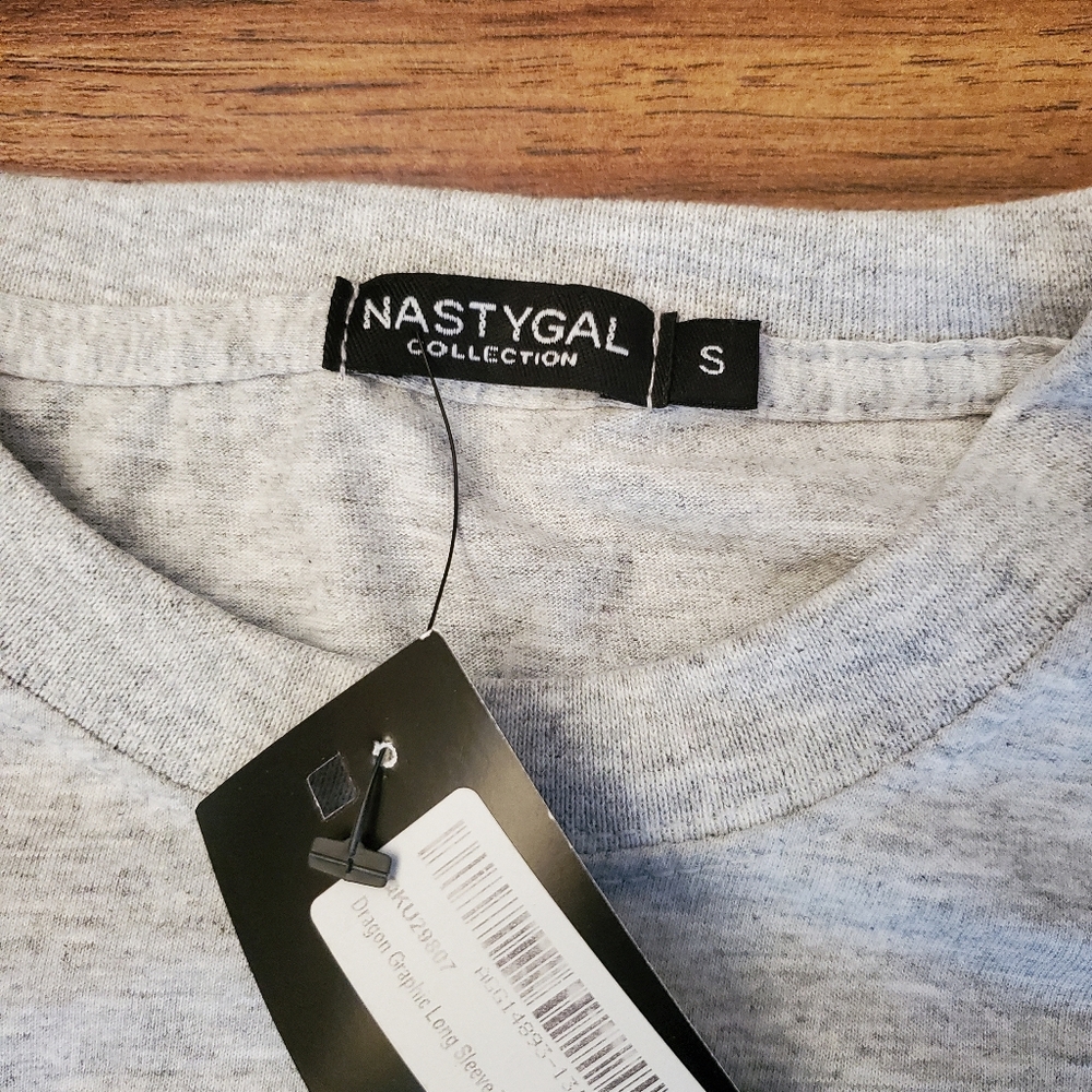 NEW Nasty Gal Long Sleeve Tee Size Small Dragon City - Picture 5 of 7